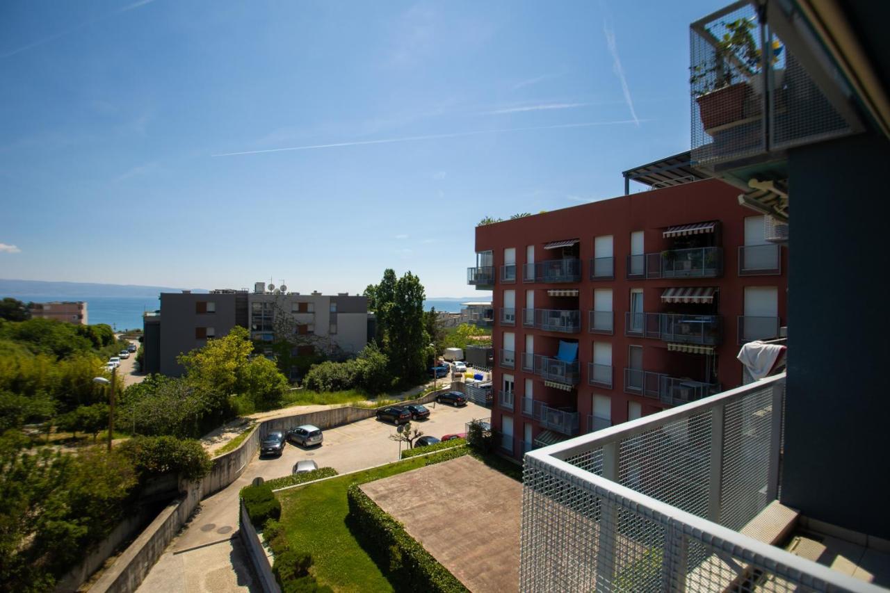 Apartment Fluid Split Exterior photo